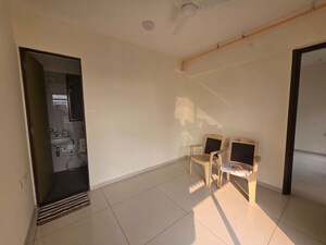 Furnished Amenities in 1.5 BHK Apartment at Chandak 34 Park Estate, Goregaon West – for Rent