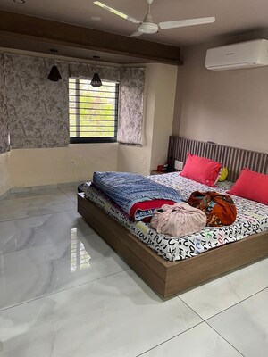 Bedroom in 4 BHK Villa at Thaltej – for Rent