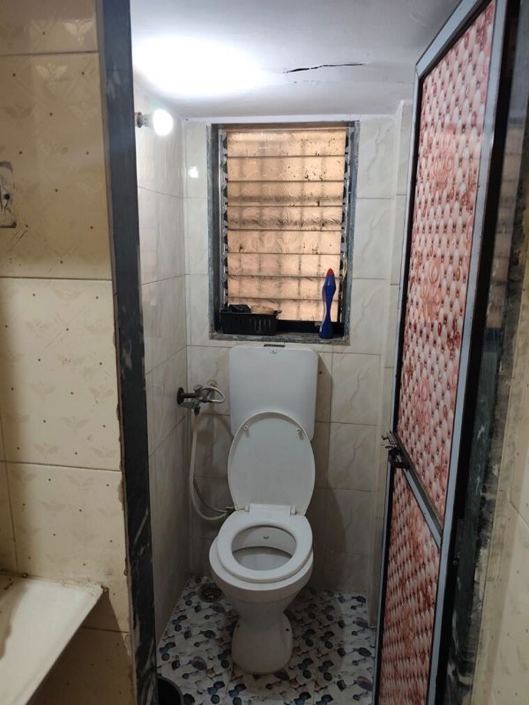 Bathroom, shivam-paradise-bhandup-west 1 Bedroom 550 Sq.Ft. Apartment In Bhandup West Mumbai 10227052