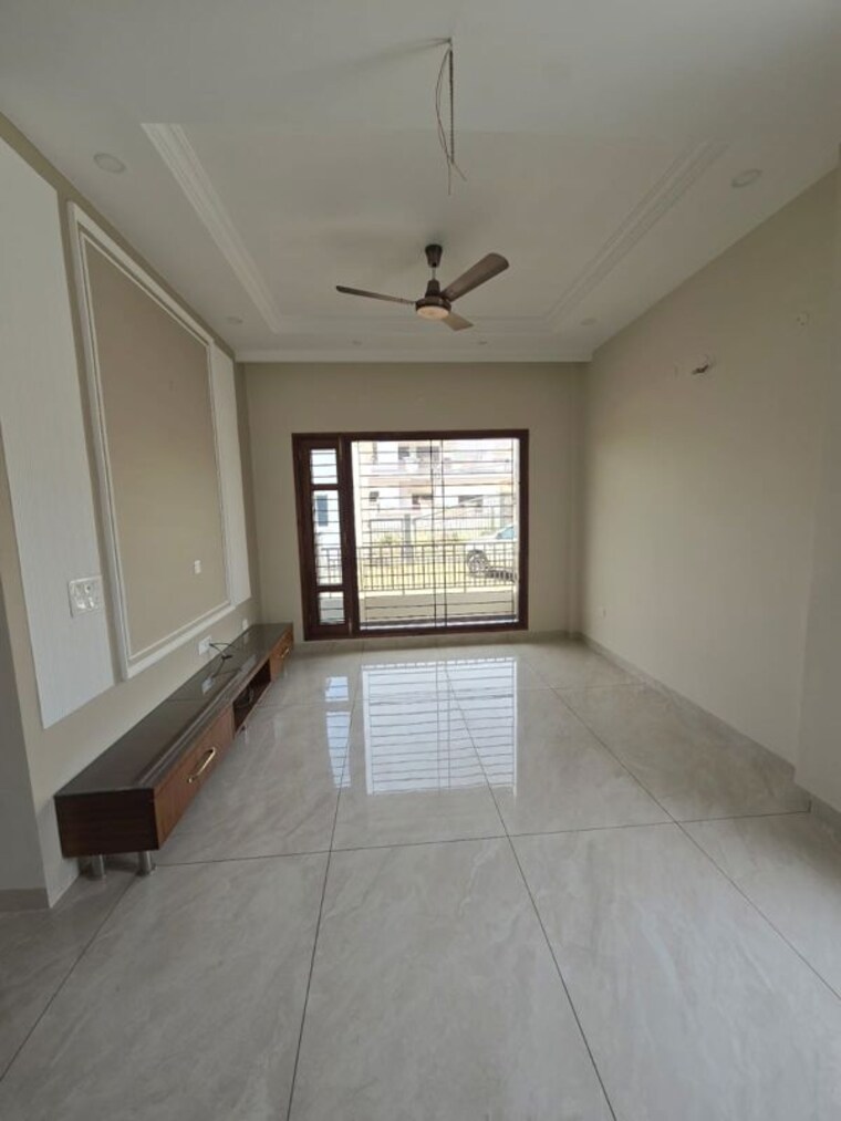 Room, delta i greater noida 5 Bedroom 60 Sq.Mt. Builder Floor In Delta I Greater Noida Greater Noida 10227041
