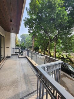 6 BHK + Pooja Room,Servant Room,Study Room,Extra Room Independent House For Sale in Anand Lok