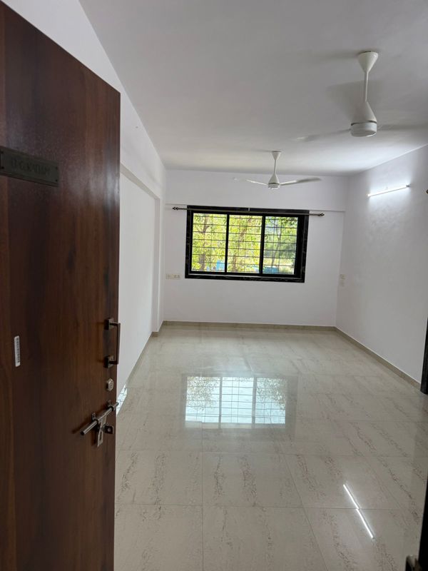 1 BHK + Pooja Room,Servant Room,Study Room,Extra Room,Basement,Store Room Apartment For Rent in Anita Apartment Kandivali
