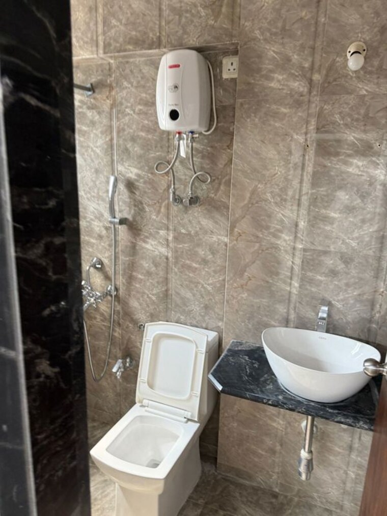 Bathroom, anita-apartment-kandivali 1 Bedroom 570 Sq.Ft. Apartment In Kandivali East Mumbai 10227082