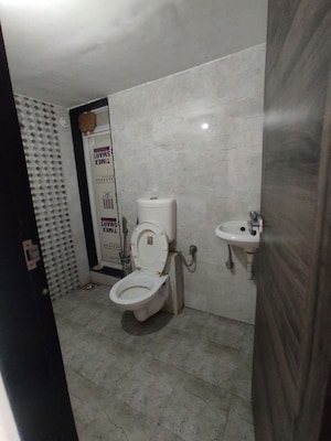 Bathroom in 2 BHK Builder Floor at Shah Arcade II, Malad East – for Rent