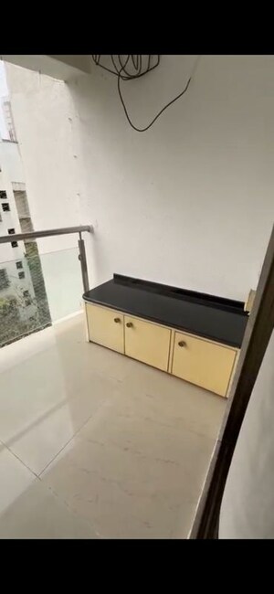 Furnished Amenities in 2 BHK Apartment at La Classic, Malad West – for Rent