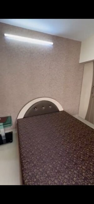 Furnished Amenities in 2 BHK Apartment at La Classic, Malad West – for Rent