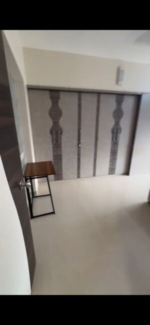 Furnished Amenities in 2 BHK Apartment at La Classic, Malad West – for Rent