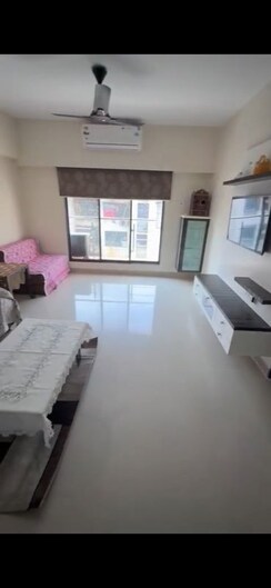 2 BHK Apartment For Rent in La Classic