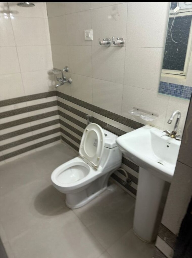 Bathroom, maxblis-white-house 2 Bedroom 900 Sq.Ft. Apartment In Sector 75 Noida 10227392