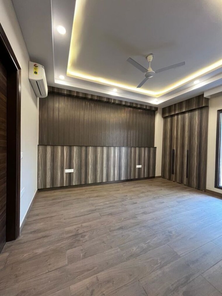 Room, sector 45 4 Bedroom 263 Sq.Yd. Builder Floor In Sector 45 Gurgaon 10227403