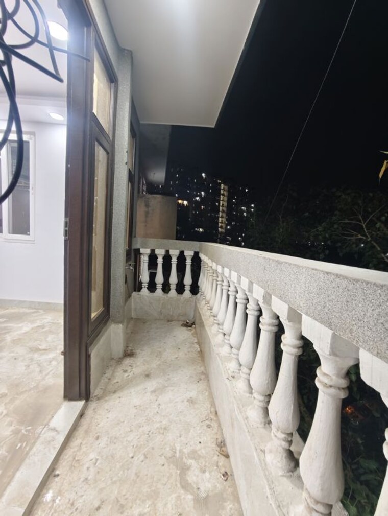 Balcony, govindpuri 3 Bedroom 900 Sq.Ft. Builder Floor In Govindpuri Delhi 10206419