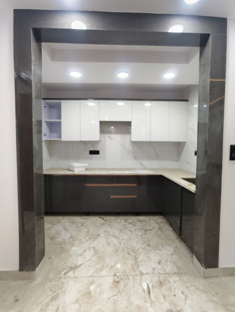 Kitchen, govindpuri 3 Bedroom 900 Sq.Ft. Builder Floor In Govindpuri Delhi 10206419