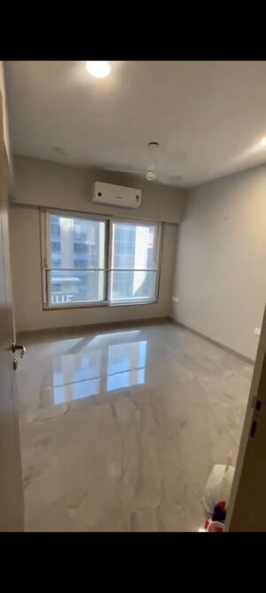 Room in 3 BHK Apartment at Ghatkopar East – for Rent