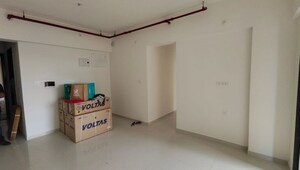 Room in 2 BHK Apartment at Runwal Sanctuary, Mulund West – for Rent