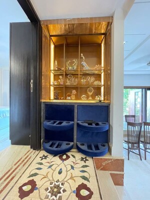 Furnished Amenities in 3 BHK Apartment at Hauz Khas – for Rent