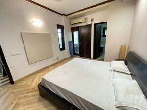 Bedroom in 3 BHK Apartment at Hauz Khas – for Rent