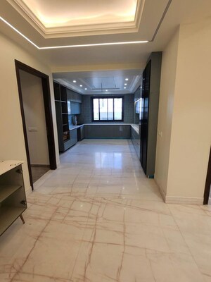 Building Lobby in 4 BHK Builder Floor at Dlf Phase I – for Rent