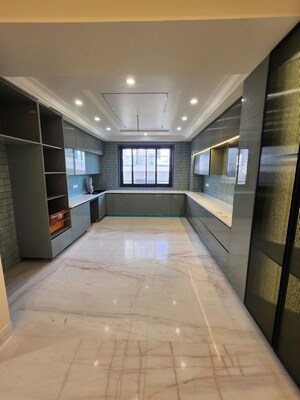 Building Lobby in 4 BHK Builder Floor at Dlf Phase I – for Rent