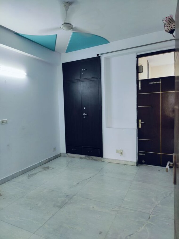 Room, sector 46 3 Bedroom 2000 Sq.Ft. Builder Floor In Sector 46 Noida 10227600