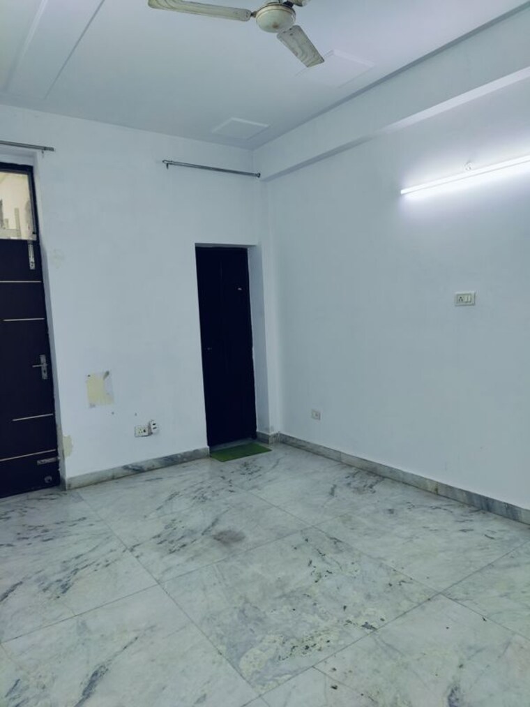 Room, sector 46 3 Bedroom 2000 Sq.Ft. Builder Floor In Sector 46 Noida 10227600