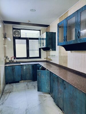Kitchen in 3 BHK Builder Floor at Sector 46 – for Rent