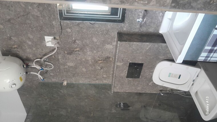 Bathroom, unitech-south-city-ii 3 Bedroom 1800 Sq.Ft. Builder Floor In Sector 50 Gurgaon 10227607