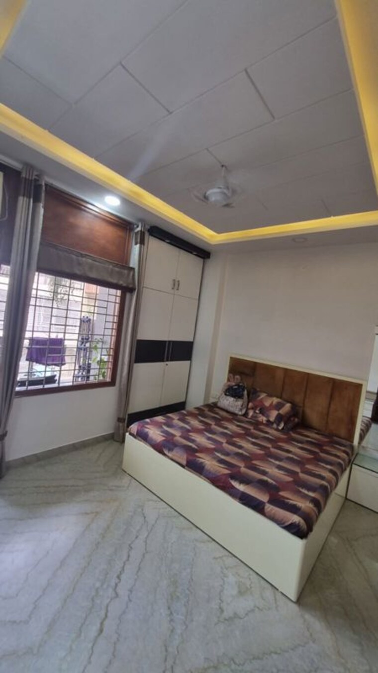 Bedroom, nehru nagar iii 4 Bedroom 230 Sq.Yd. Builder Floor In Nehru Nagar Iii Ghaziabad 10227616