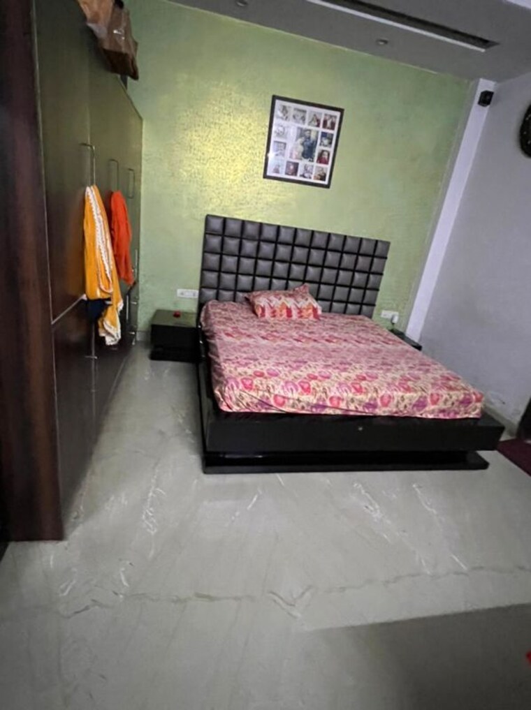 Bedroom, nehru nagar iii 4 Bedroom 230 Sq.Yd. Builder Floor In Nehru Nagar Iii Ghaziabad 10227616