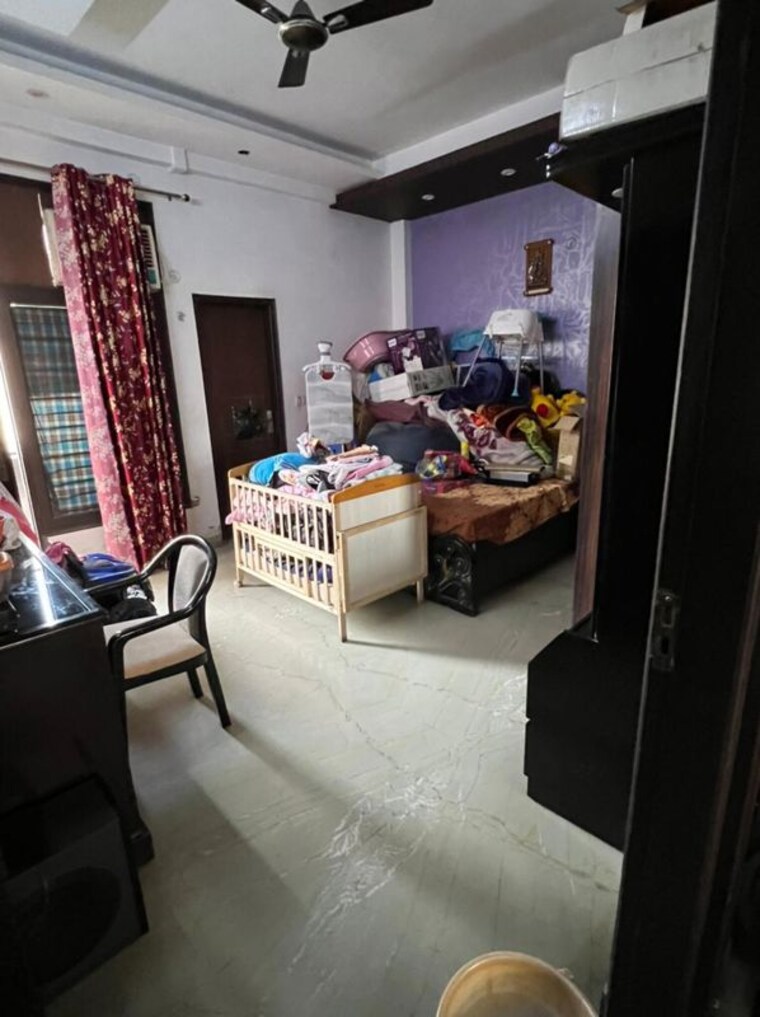 Bedroom, nehru nagar iii 4 Bedroom 230 Sq.Yd. Builder Floor In Nehru Nagar Iii Ghaziabad 10227616
