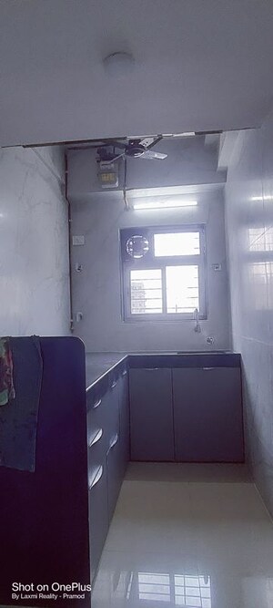 Bathroom in 1 BHK Apartment at Mahalaxmi – for Rent