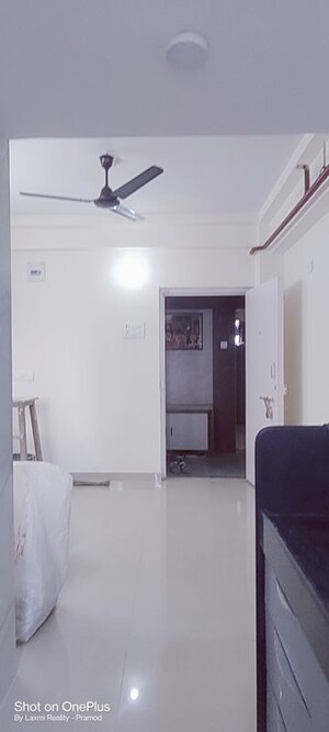 Bathroom in 1 BHK Apartment at Mahalaxmi – for Rent
