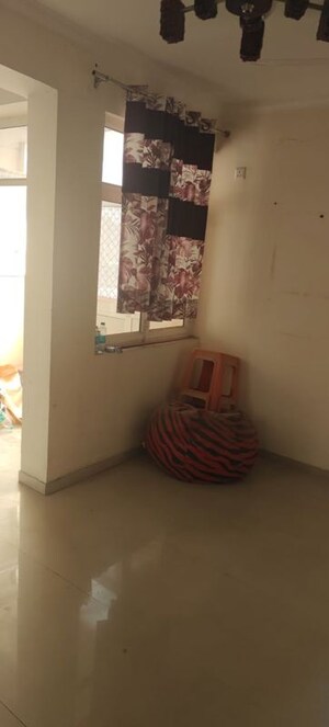 Room in 2 BHK Apartment at SCC Sapphire, Raj Nagar Extension – for Rent