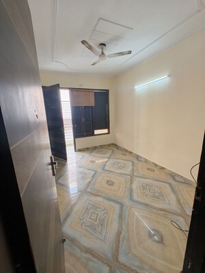 2 BHK Builder Floor For Rent in Chattarpur