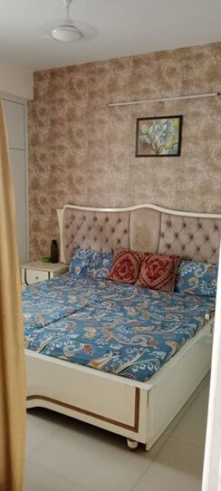 3 BHK + Servant Room Apartment For Rent in JKG Palm Resort