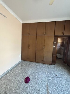 Room in 4 BHK Apartment at Rajmahal Apartments Sadashiva Nagar, Sadashiva Nagar – for Rent