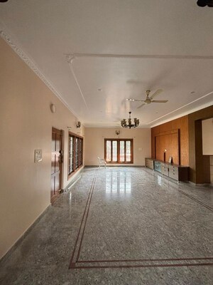 Building Lobby in 4 BHK Apartment at Rajmahal Apartments Sadashiva Nagar, Sadashiva Nagar – for Rent