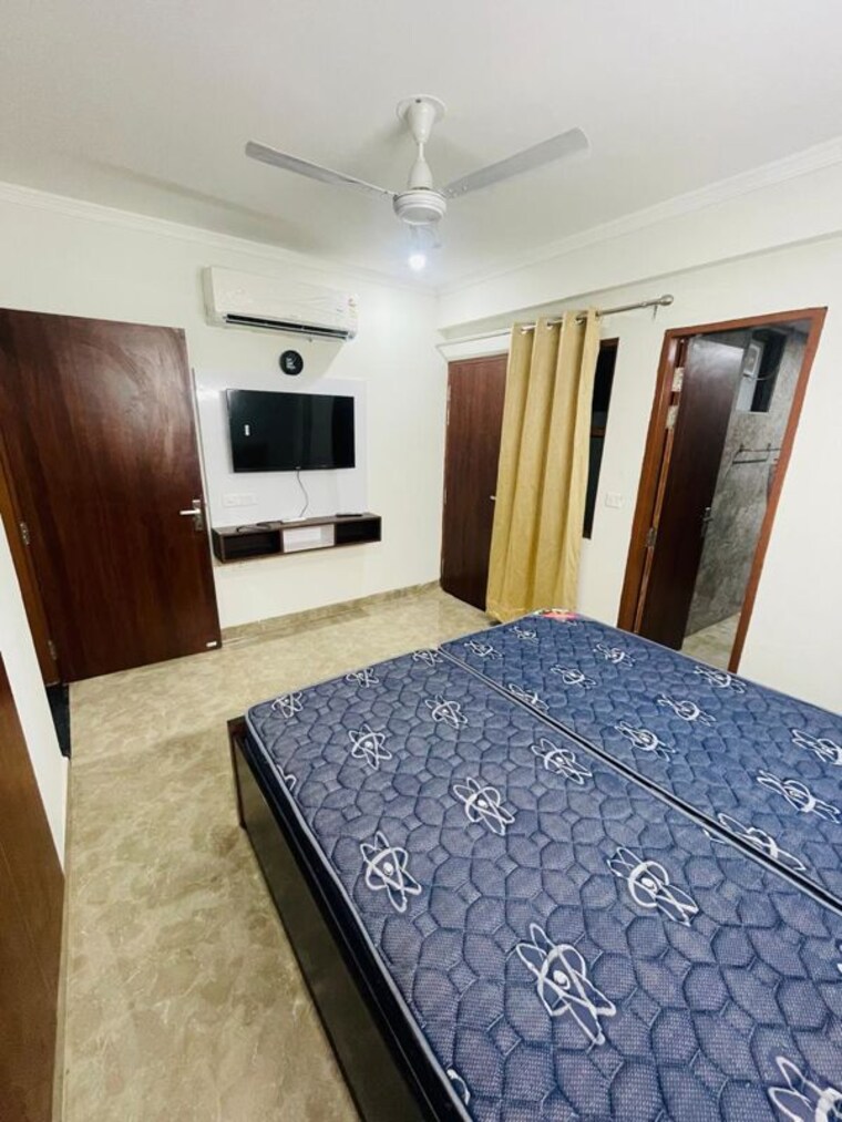 Bedroom, smart-world-orchard 3 Bedroom 1800 Sq.Ft. Builder Floor In Sector 61 Gurgaon 10227672