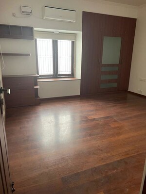 Room in 3 BHK Apartment at SNS Villa, Lavelle Road – for Rent