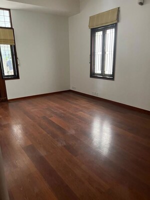 Room in 3 BHK Apartment at SNS Villa, Lavelle Road – for Rent