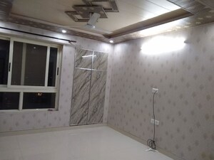 Room in 3 BHK Apartment at Smart World Orchard, Sector 61 – for Rent