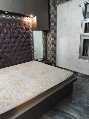 Bedroom in 3 BHK Builder Floor at Sector 15 Dwarka – for Rent