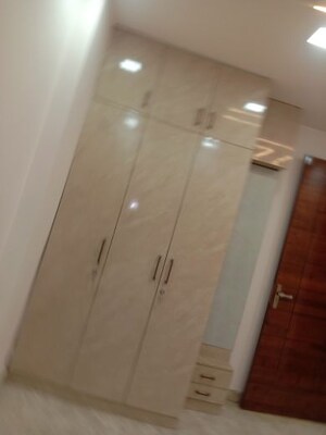 Furnished Amenities in 3 BHK Builder Floor at Nawada – for Sale