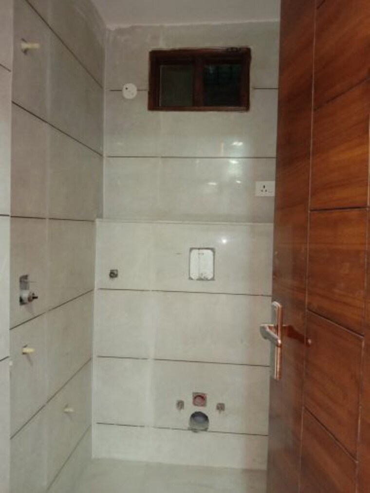 Bathroom, nawada 3 Bedroom 720 Sq.Ft. Builder Floor In Nawada Delhi 10227717