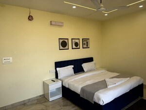 Bedroom in 6+ BHK Villa at Ansal Sushant Golf city, Bagiamau – for Rent