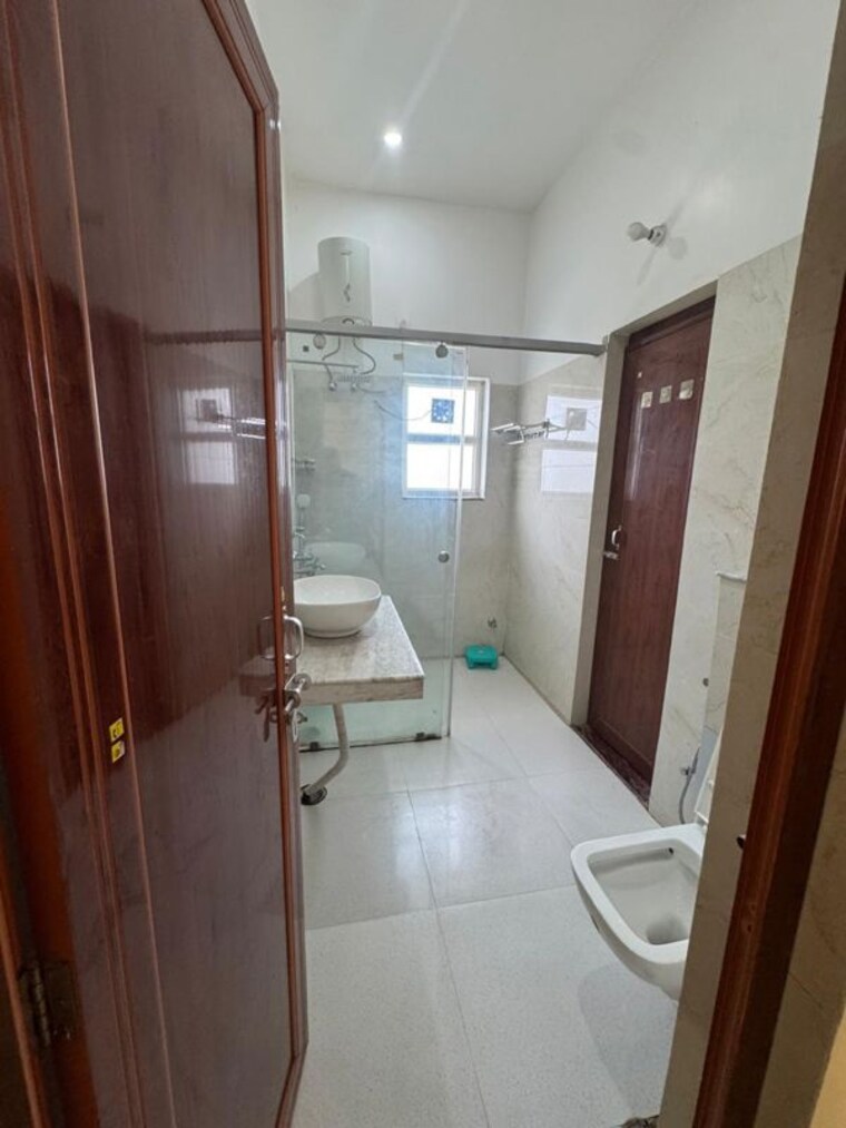 Bathroom, ansal-sushant-golf-city 6+ Bedroom 3800 Sq.Ft. Villa In Bagiamau Lucknow 10227732