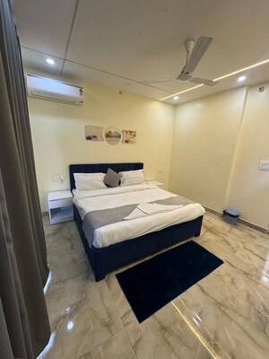 Bedroom in 6+ BHK Villa at Ansal Sushant Golf city, Bagiamau – for Rent