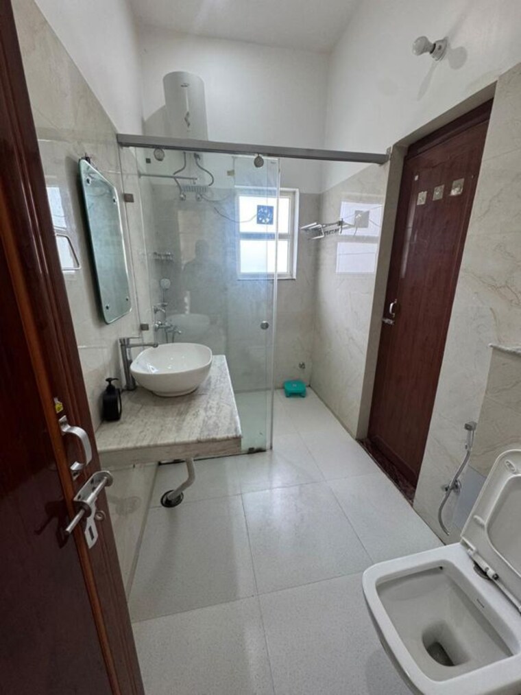Bathroom, ansal-sushant-golf-city 6+ Bedroom 3800 Sq.Ft. Villa In Bagiamau Lucknow 10227732