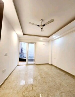 Room in 3 BHK Apartment at Palm Residency Chhatarpur, Chattarpur – for Rent