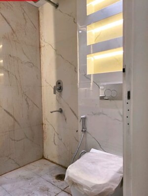 Bathroom in 1 RK Builder Floor at SAS Tower, Sector 38 – for Rent