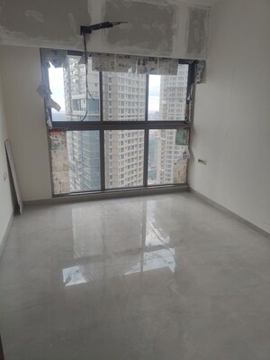 Room in 2 BHK Apartment at Sheth Auris Bliss, Malad West – for Rent